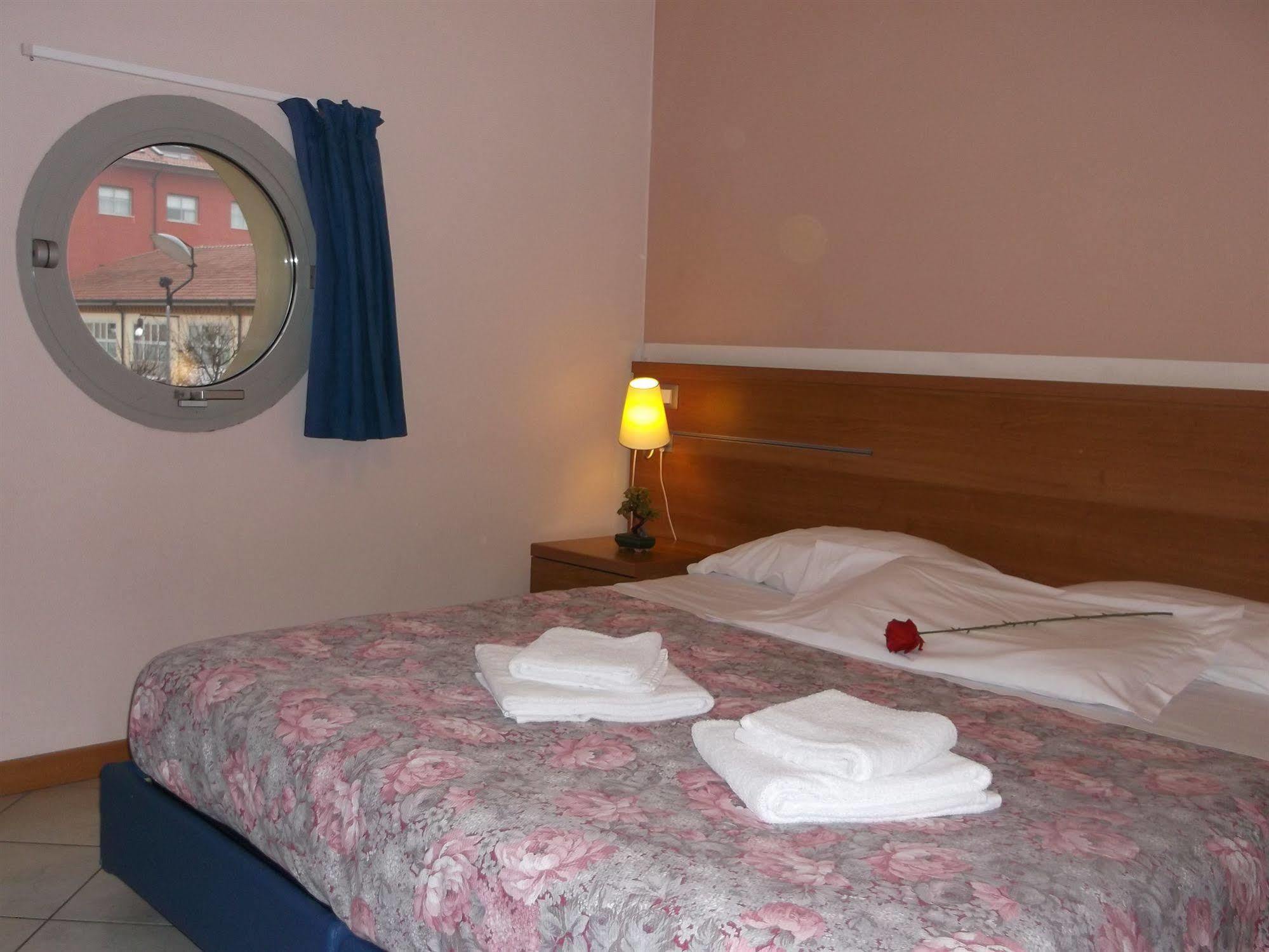 Albergo Meuble Abatjour Mantova Eksteriør bilde